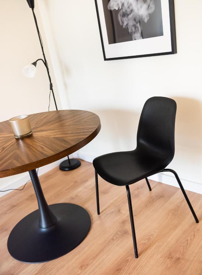 Ochota Sunny Apartment Varsovie Extérieur photo